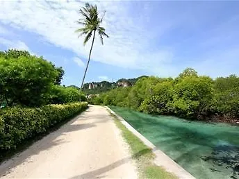 Phi Phi Ba Kao Bay Resort