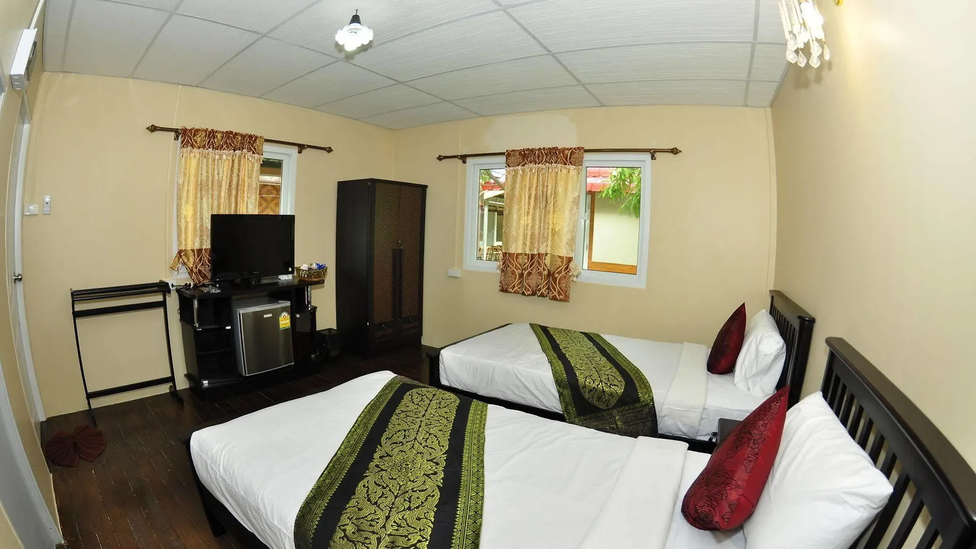 Phi Phi Ba Kao Bay Resort